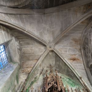 Bóveda de crucería gótica de la Capilla de Nuestra Señora la Blanca en la Catedral de Santiago de Compostela.