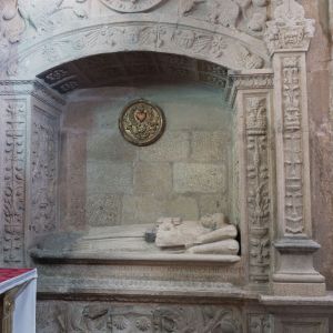 Sepulcro renacentista del canónigo Rodríguez Agustín por Cornielles de Holanda, Capilla de Prima, Catedral de Santiago.