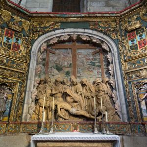 Retablo de terracota del Descendimiento de Cristo, obra de Miguel Perrín en la Capilla de Mondragón.