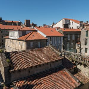 La fachada barroca de la Quintana integró la Corticela en el perímetro de la Catedral y cegó la estrecha calle que quedaba entre ambas iglesias.