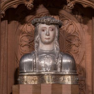 Busto-relicario de Santa Florina por Jorge Cedeira (S. XVI). Orfebrería renacentista de plata en la Capilla de las Reliquias de la Catedral de Santiag
