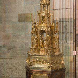 Custodia procesional de Antonio de Arfe. 1539-1545. Plata sobredorada y esmaltes